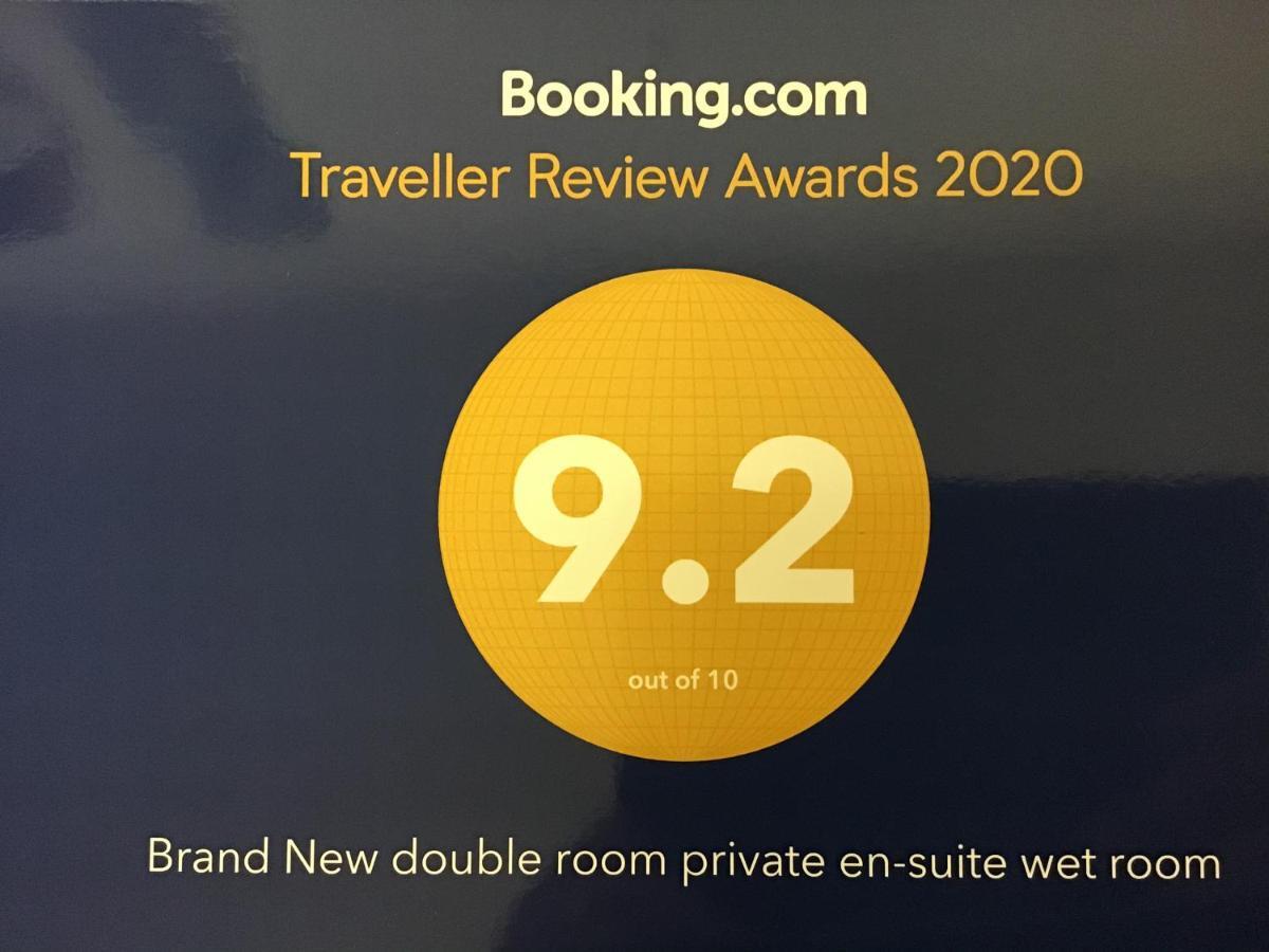 Exclusive Private Double Room, En-Suite Wet Room Private Entrance ฟอร์เรส ภายนอก รูปภาพ